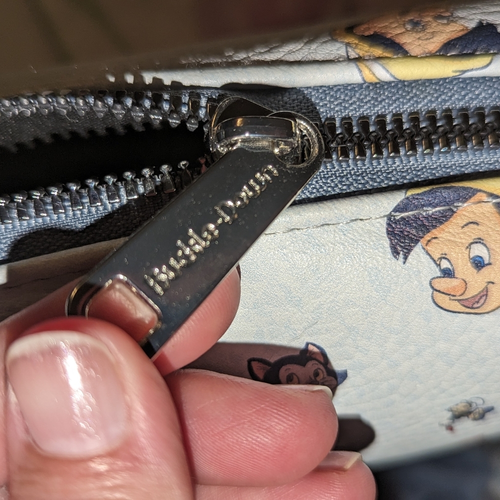 Disney - Picture 5 of 7